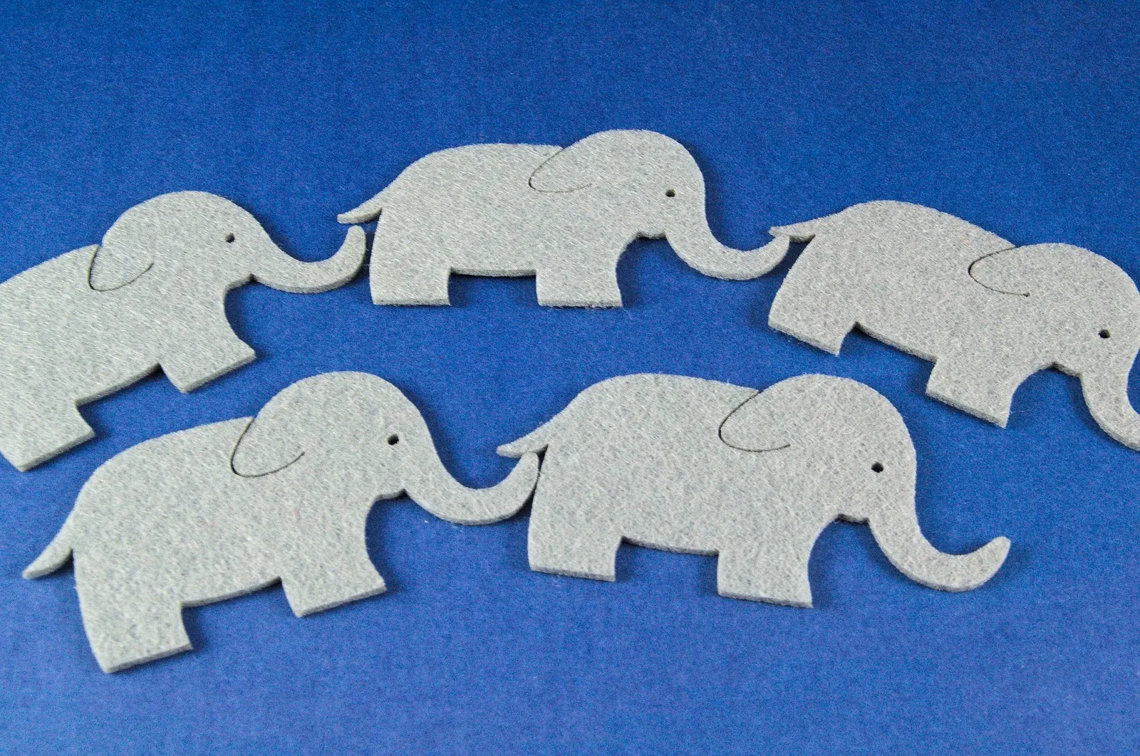 Un elefant se legăna...
